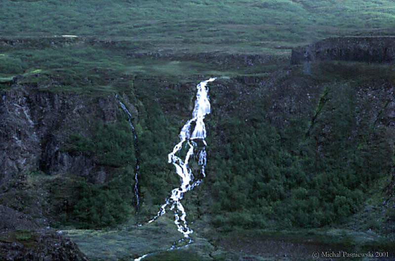 118 Jokulsargljufur-canyon.jpg (74 KB)