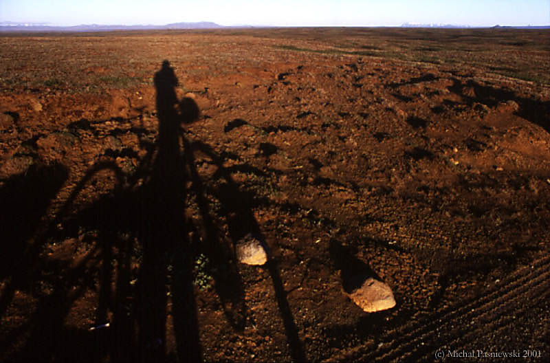 212 Desert shadows.jpg (77 KB)