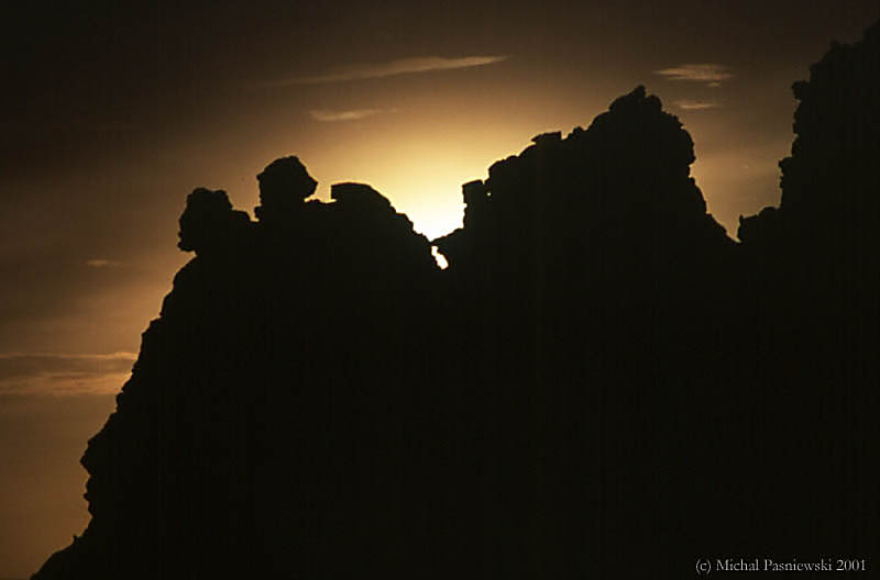 229 Myvatn-Dimmuborgir rocks.jpg (20 KB)